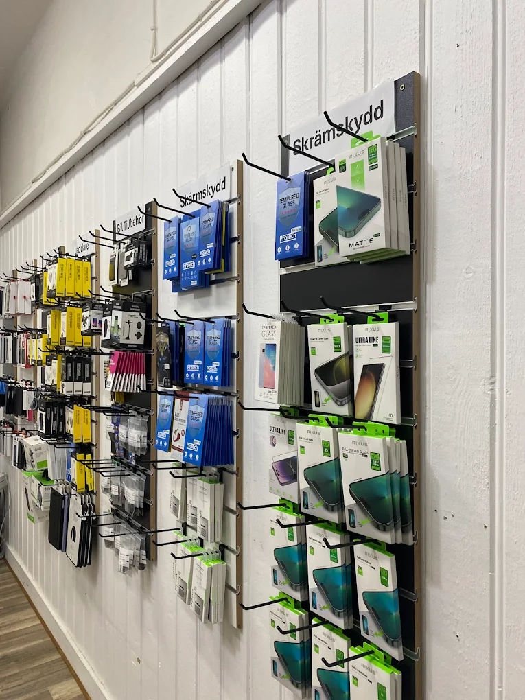 Tillbehör och service i iMobile Services butik i Örebro